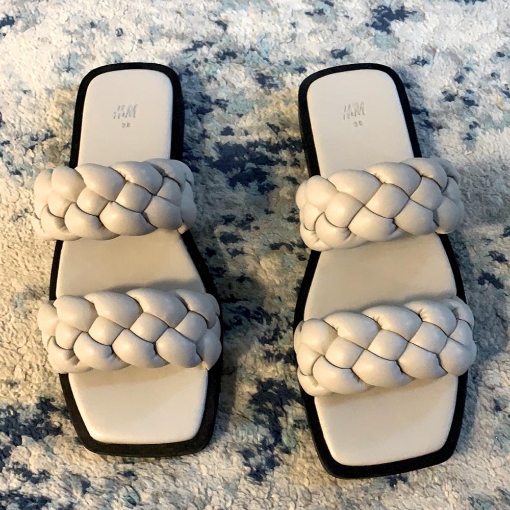 Unworn H&M Trendy square toe sandals